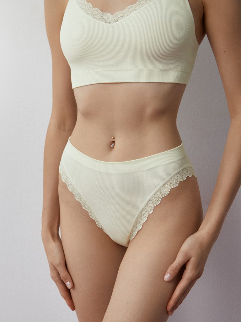 Трусы MINIMI Mi2241S French Chic Slip Alto бесшовные, завышенная талия